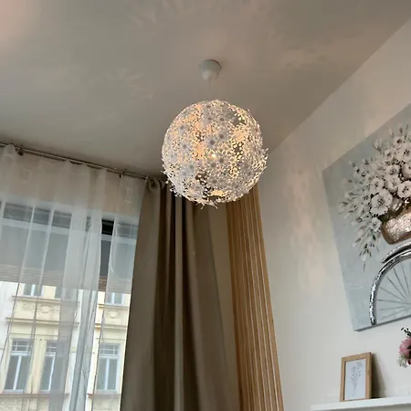 Willstay Zizkov Krasova - With Balcony * Prague